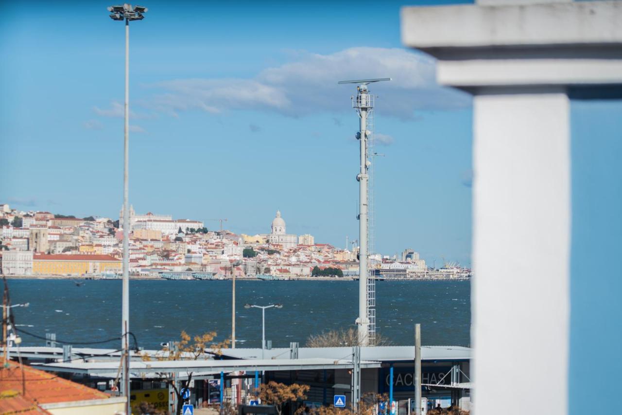Vista Lisboa Guest Apartments Almada Dış mekan fotoğraf