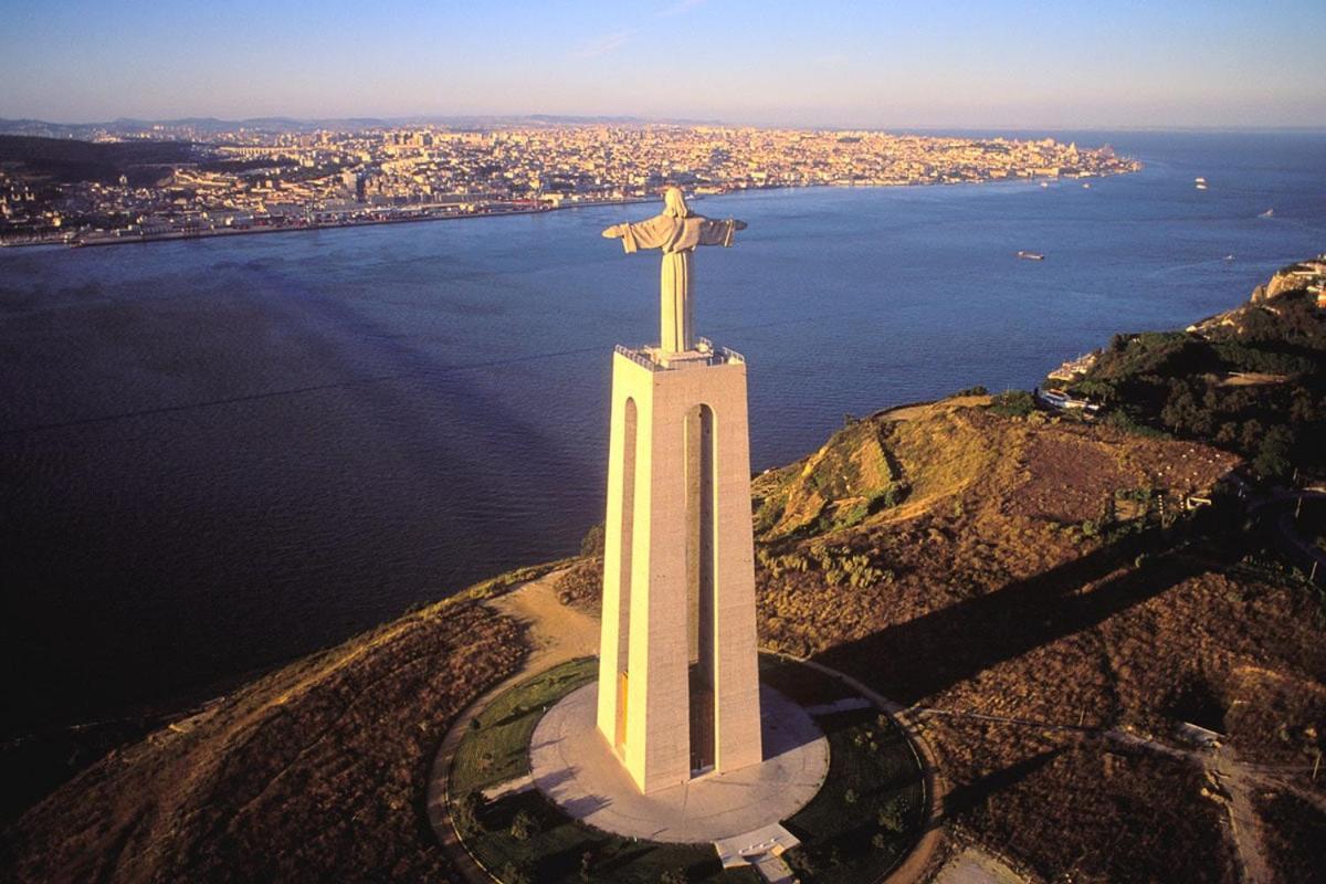 Vista Lisboa Guest Apartments Almada Dış mekan fotoğraf
